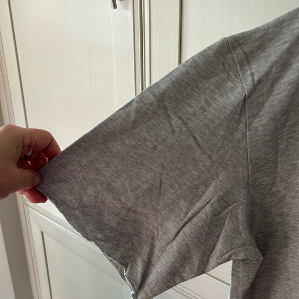 Easel Gray V-Neck T-Shirt - Picture 2 of 7
